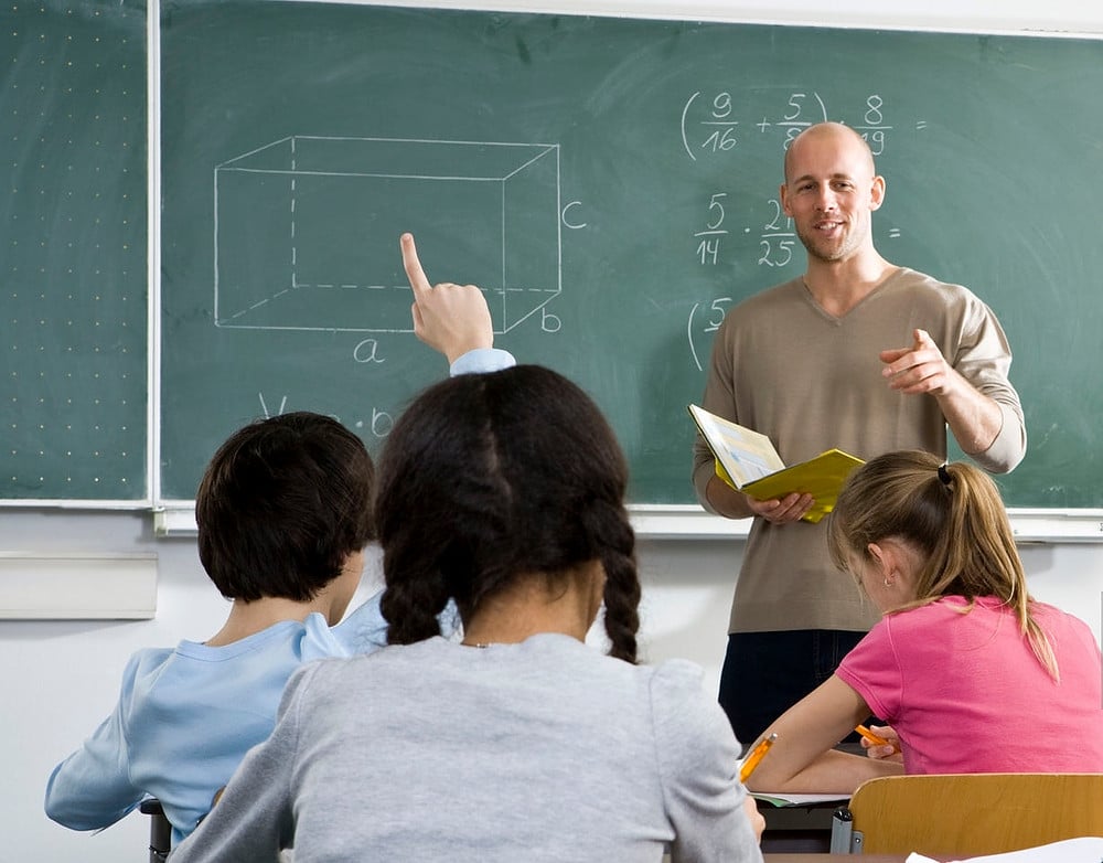 Lehrer unterrichtend